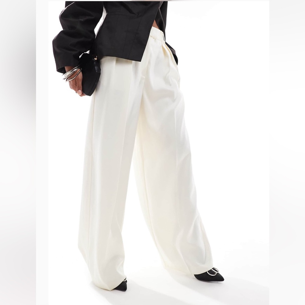 (NWT) ASOS DESIGN tailored wide leg pants in off white